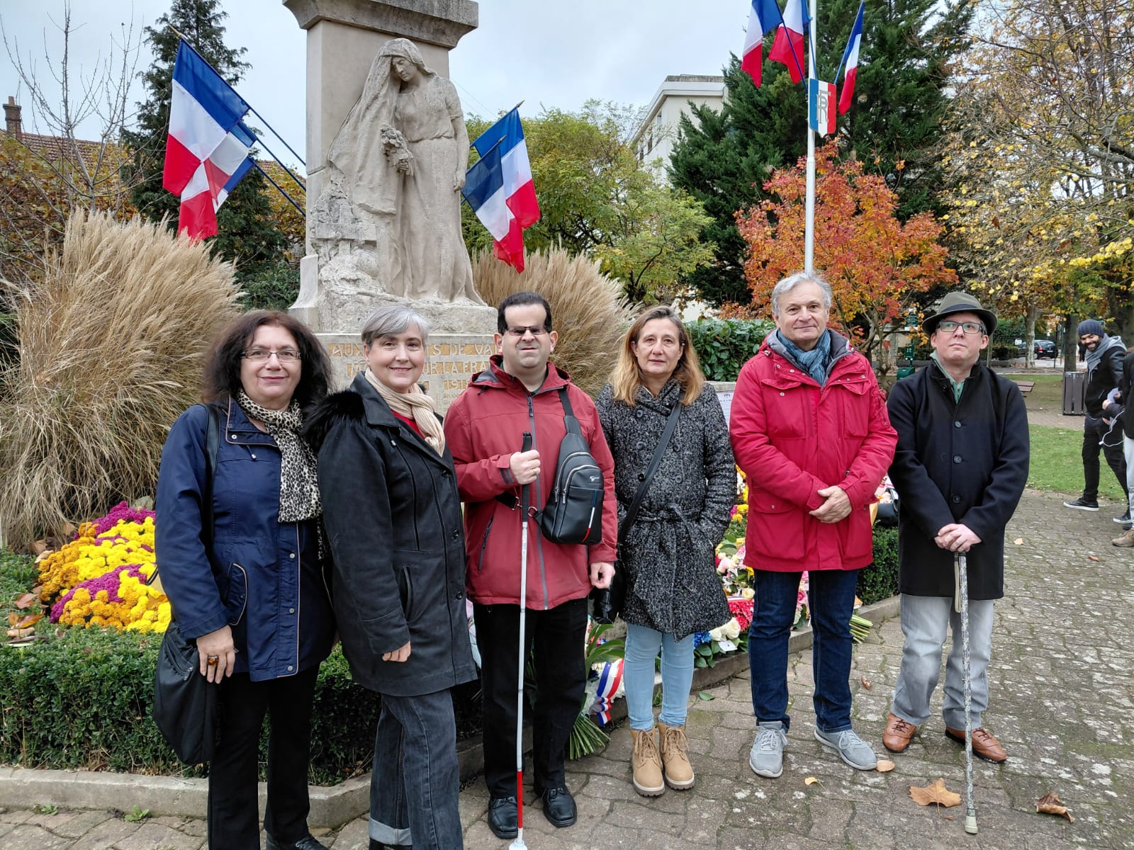 Équipe Osons Vaires lors de la cérémonie du 11 novembre 2025